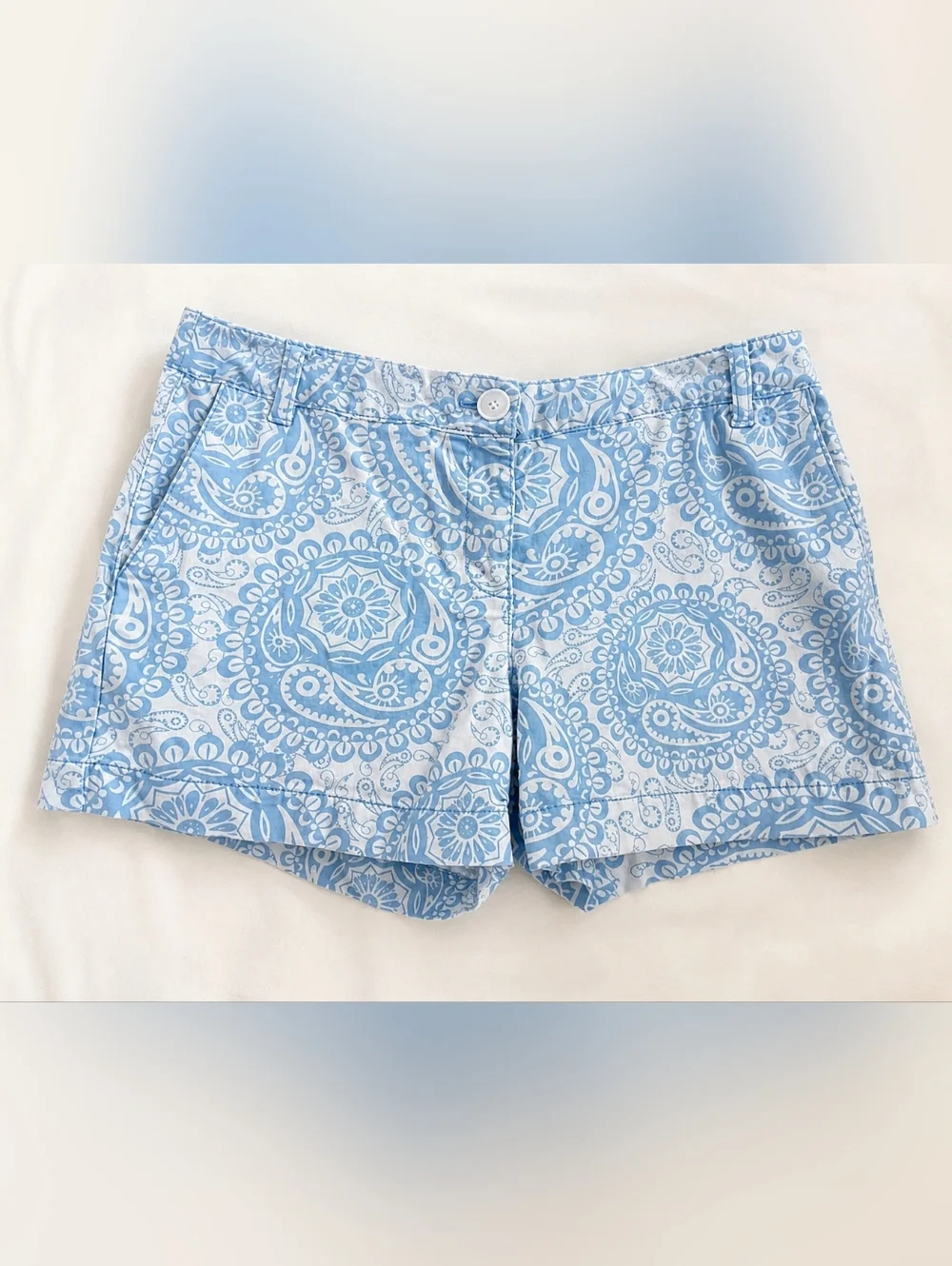 LOFT Paisley Shorts Size 8 Blue White Preppy Summer Coastal Chic EUC - Picture 1 of 4